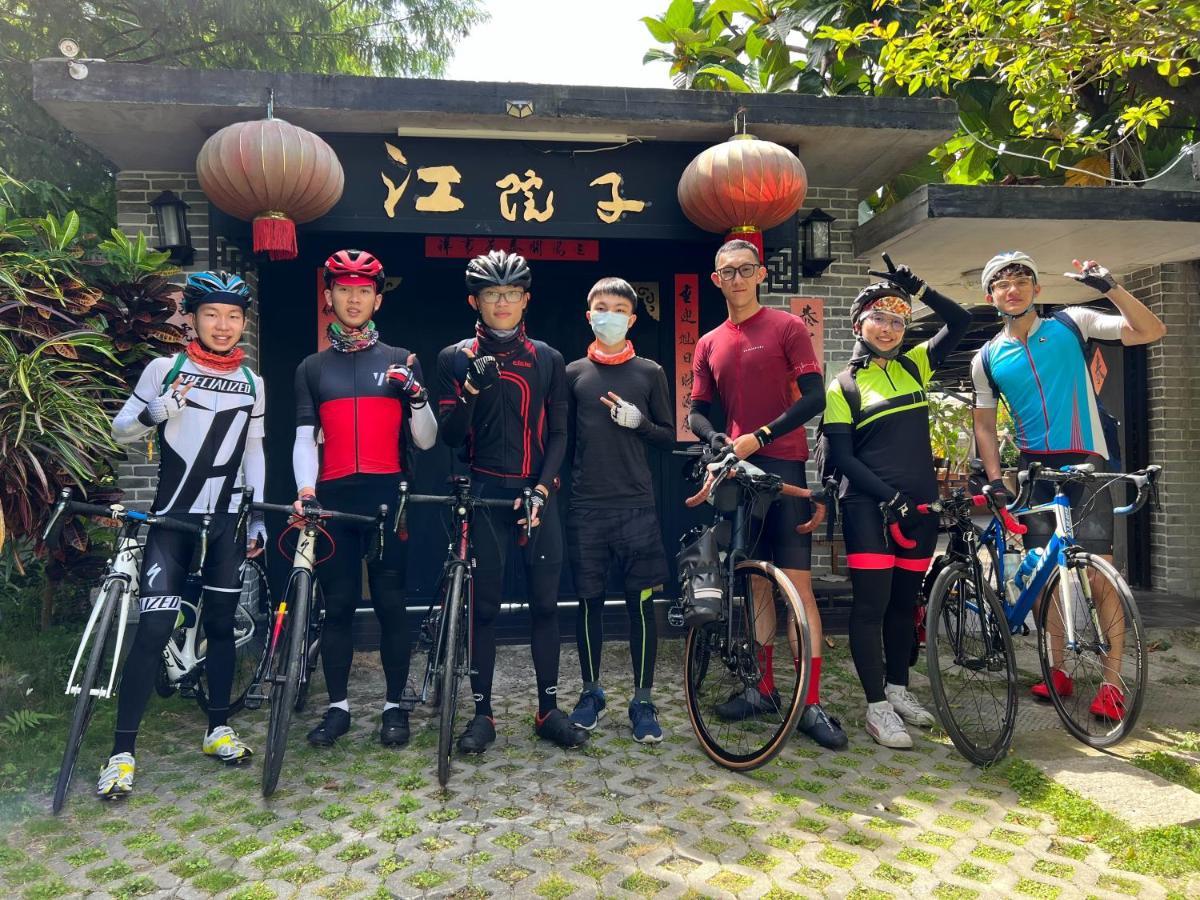 Jiang'S B&B 江院子庭園民宿 Джиан Екстериор снимка